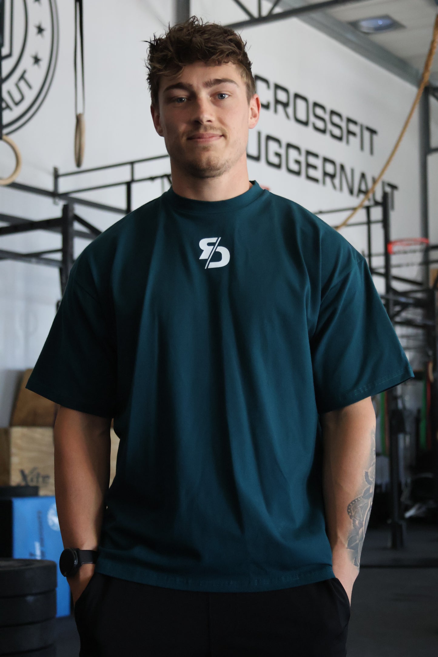 Oversized "CONFIDENT" t-shirt